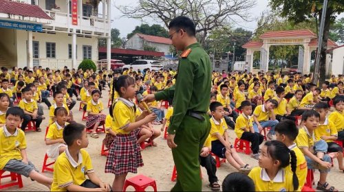 hs trả lời c&acirc;u hỏi PCCC.jpg